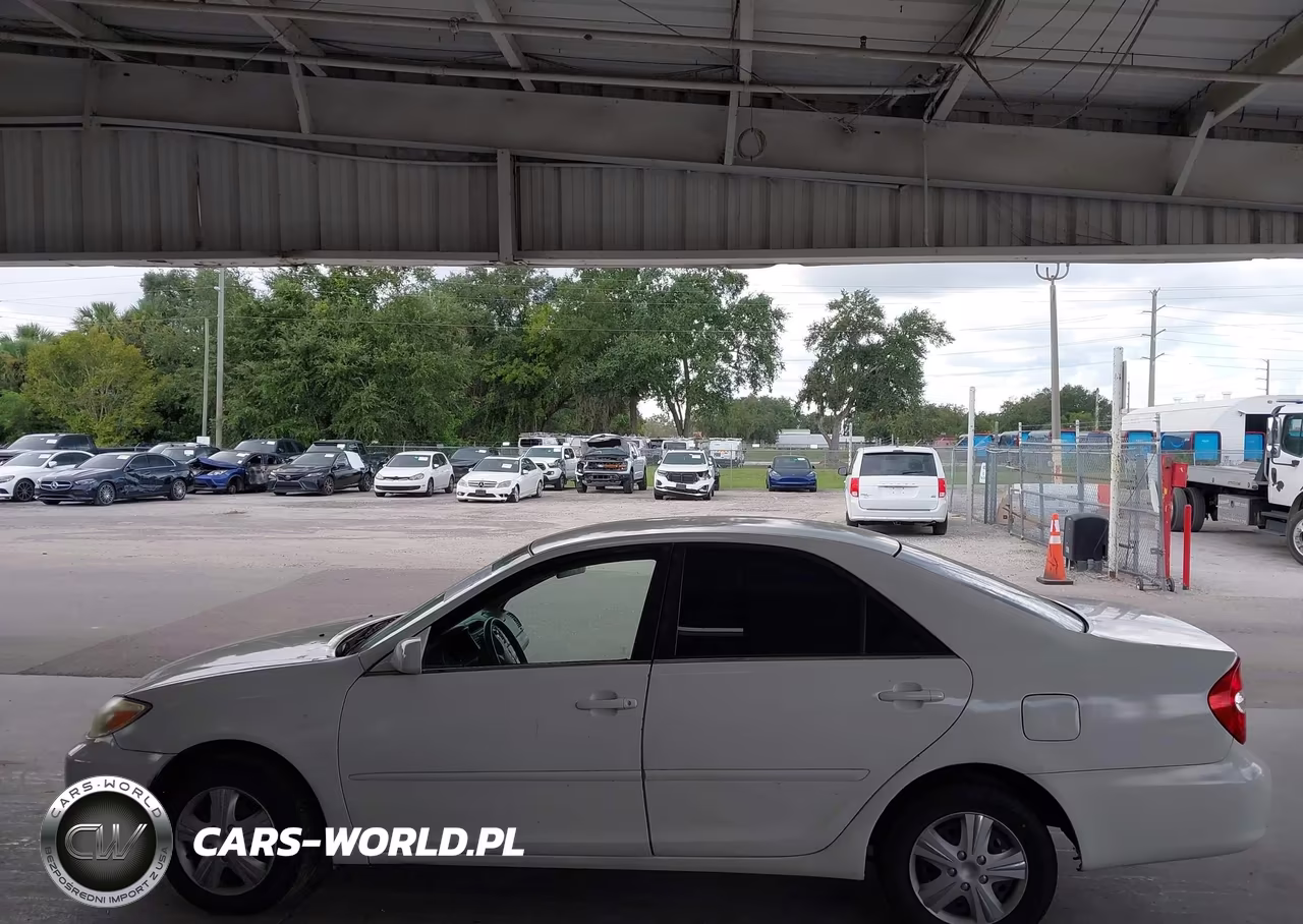 2002 Toyota Camry Le VIN:4T1BE32K02U018581 - 15