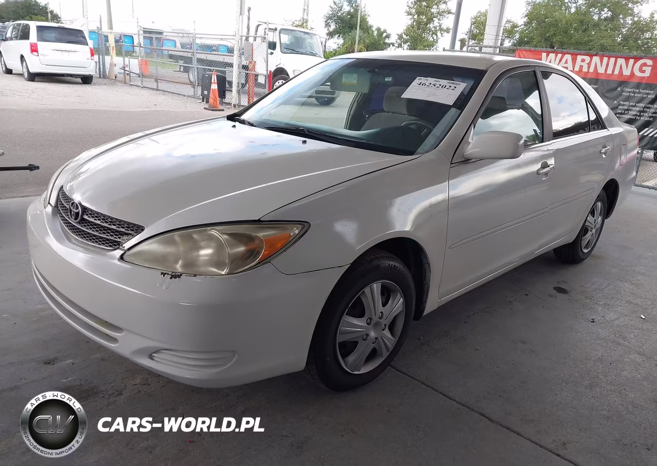 2002 Toyota Camry Le VIN:4T1BE32K02U018581 - 2