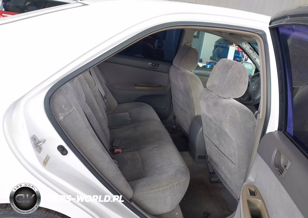 2002 Toyota Camry Le VIN:4T1BE32K02U018581 - 8
