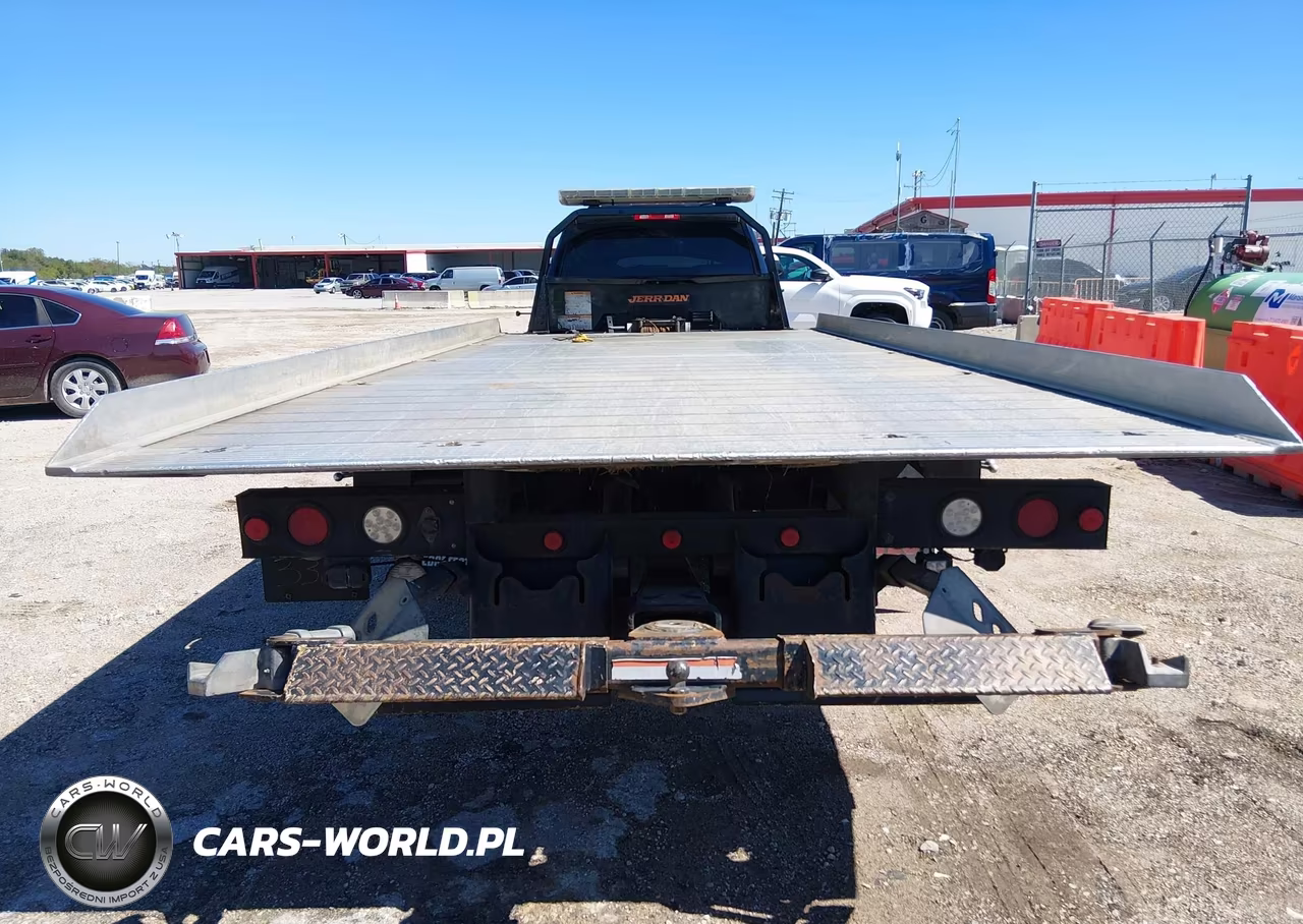 2017 Ram 5500 Chassis Tradesman-Slt VIN:3C7WRMDL0HG547999 - 18