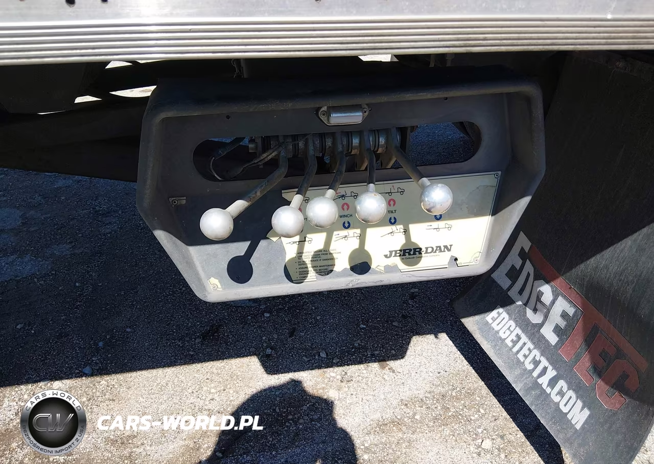 2017 Ram 5500 Chassis Tradesman-Slt VIN:3C7WRMDL0HG547999 - 19