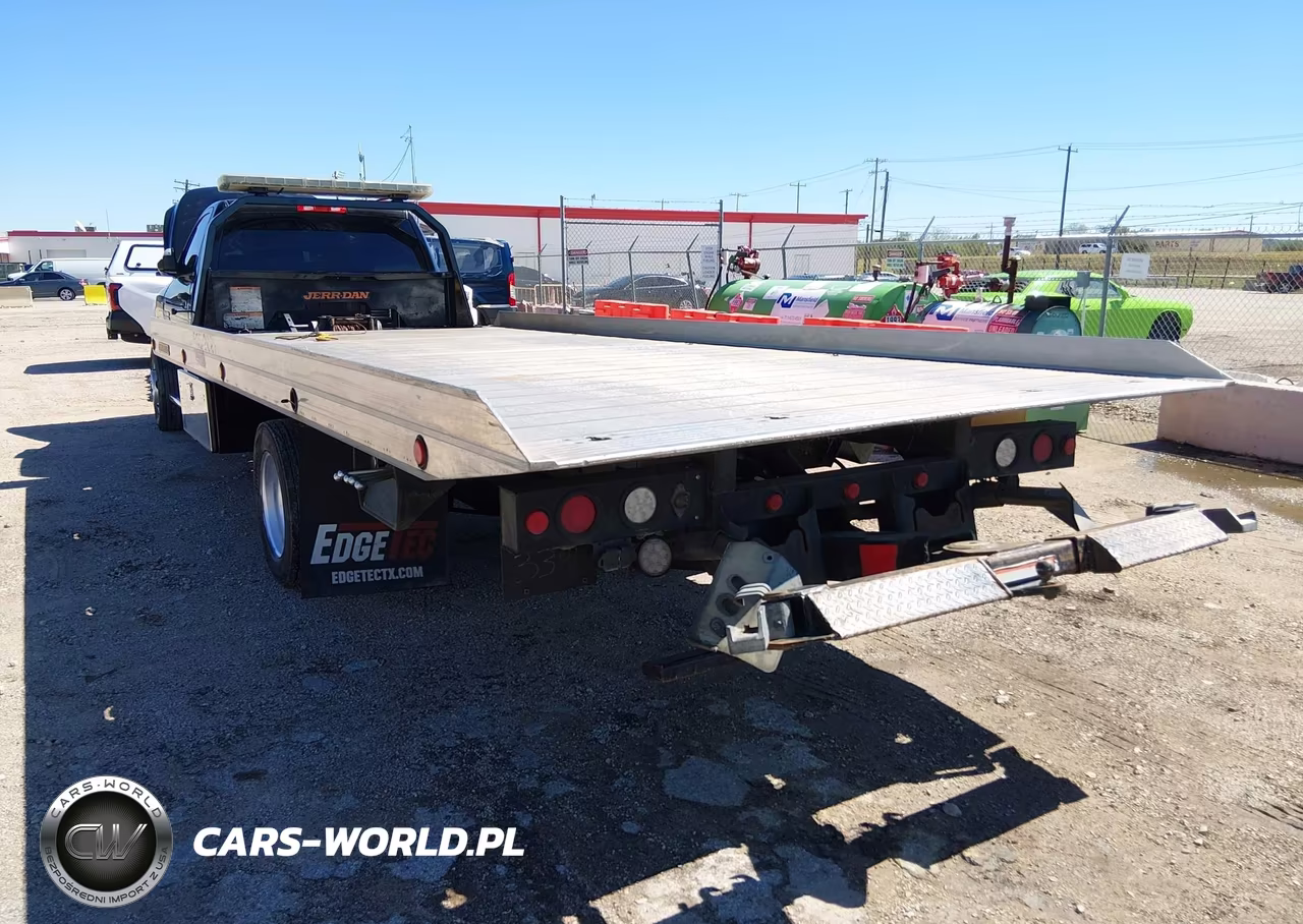 2017 Ram 5500 Chassis Tradesman-Slt VIN:3C7WRMDL0HG547999 - 3