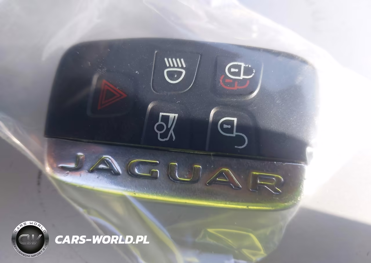 2017 Jaguar Xe 20D Premium VIN:SAJAD4BN6HA976168 - 11