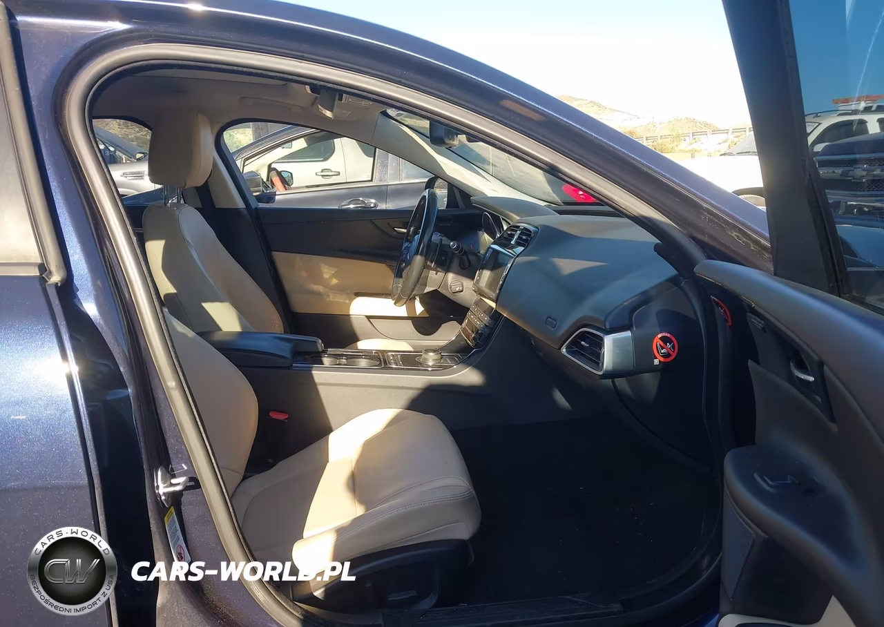 2017 Jaguar Xe 20D Premium VIN:SAJAD4BN6HA976168 - 5