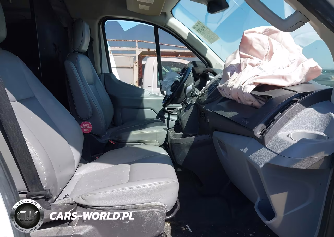 2015 Ford Transit-250 VIN:1FTNR1YM5FKA10917 - 5