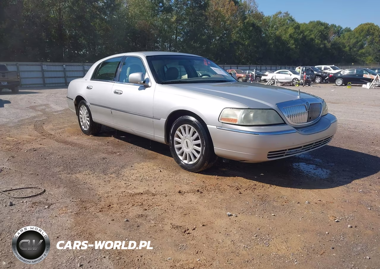 2005 Lincoln Town Car Signature VIN:1LNHM81W95Y622948 - 1