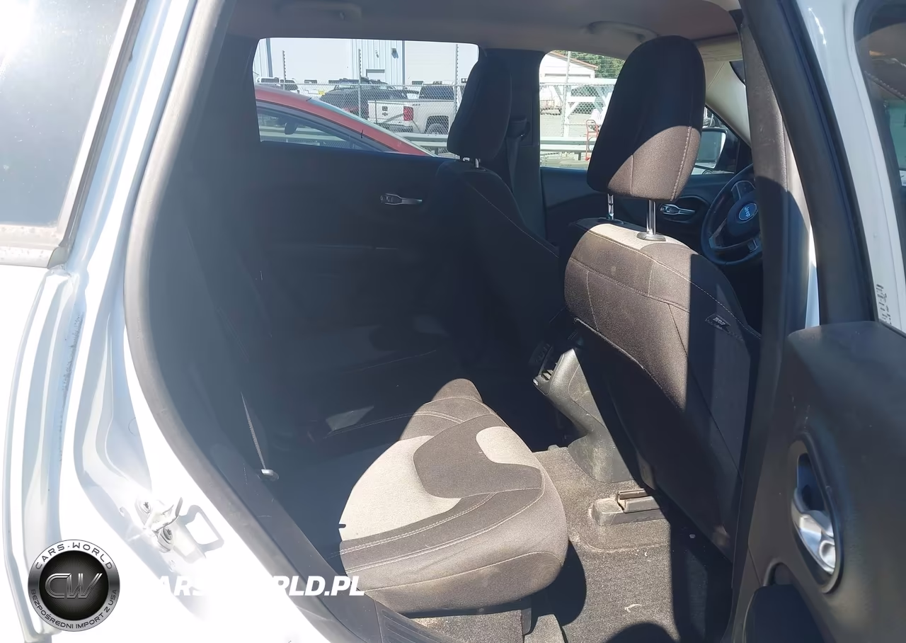 2016 Jeep Cherokee Sport VIN:1C4PJMAB2GW122689 - 8