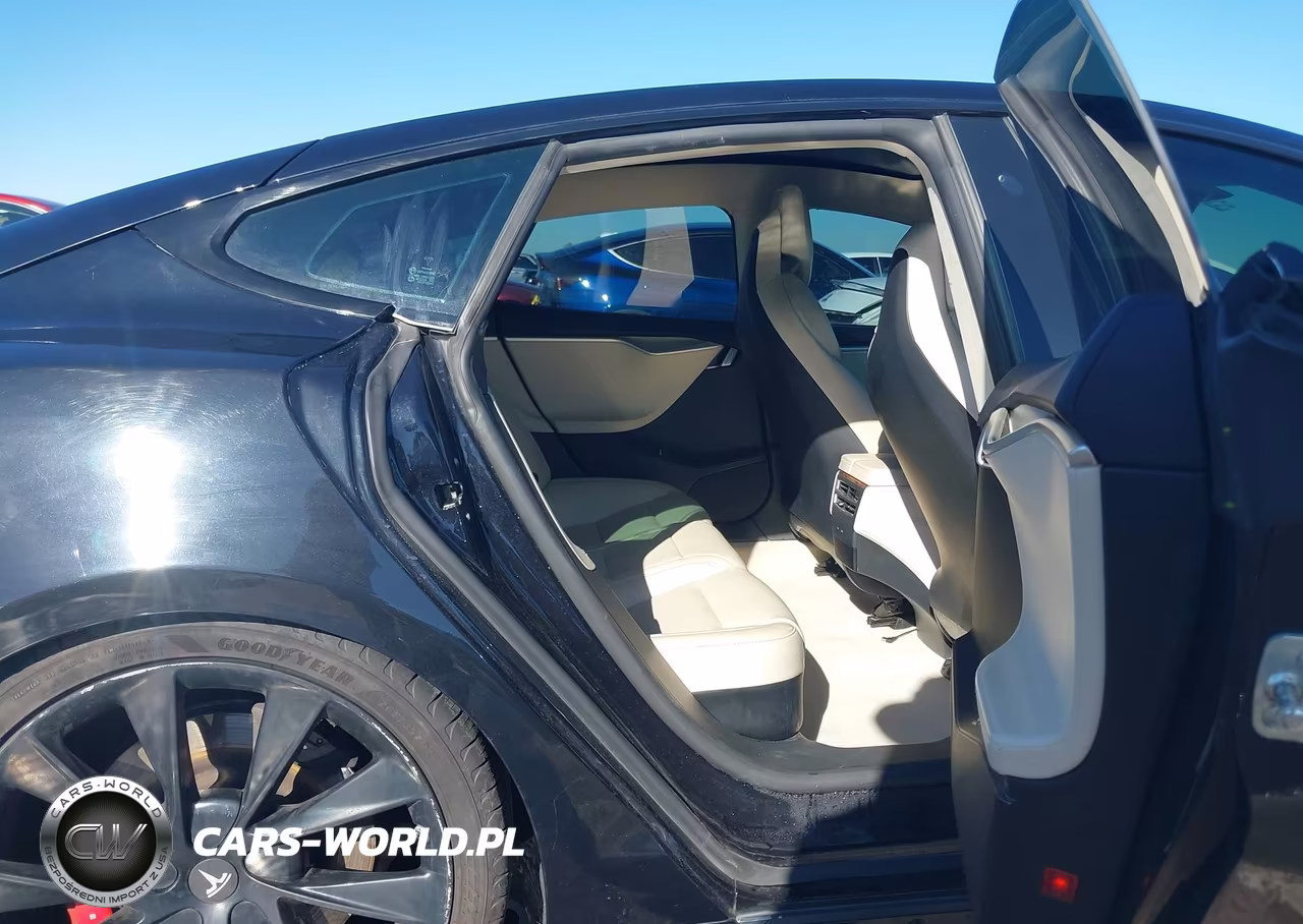 2018 Tesla Model S VIN:5YJSA1E4XJF241462 - 8