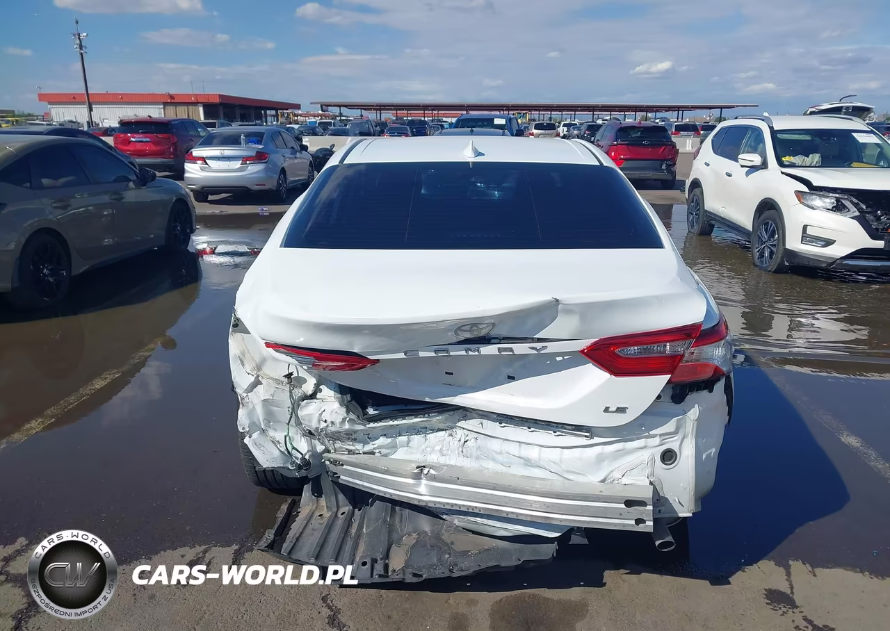 2020 Toyota Camry Le VIN:4T1C11AK0LU383205 - 6