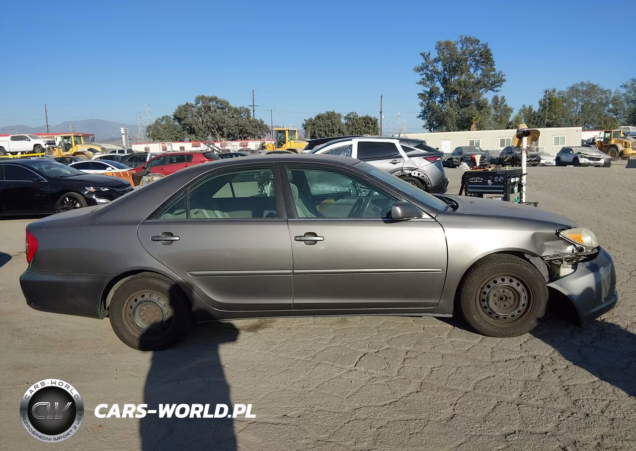 2004 Toyota Camry Le VIN:4T1BE32K84U863052 - 13