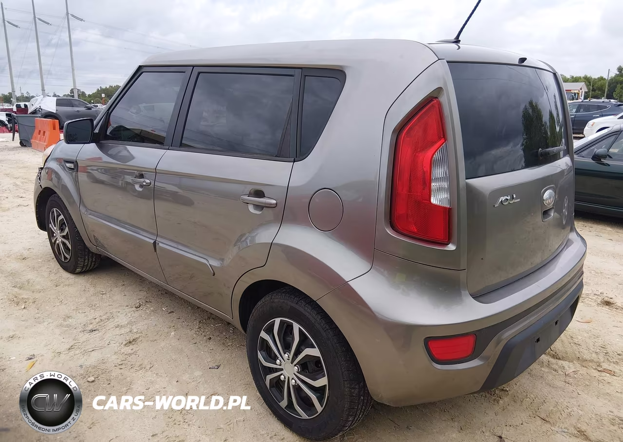 2013 Kia Soul VIN:KNDJT2A50D7613511 - 3