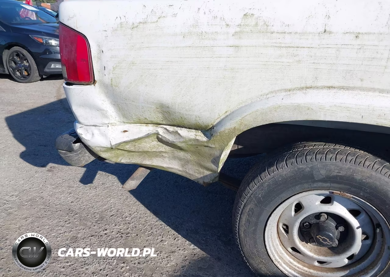 2003 Chevrolet S-10 VIN:1GCCS19X338233423 - 12