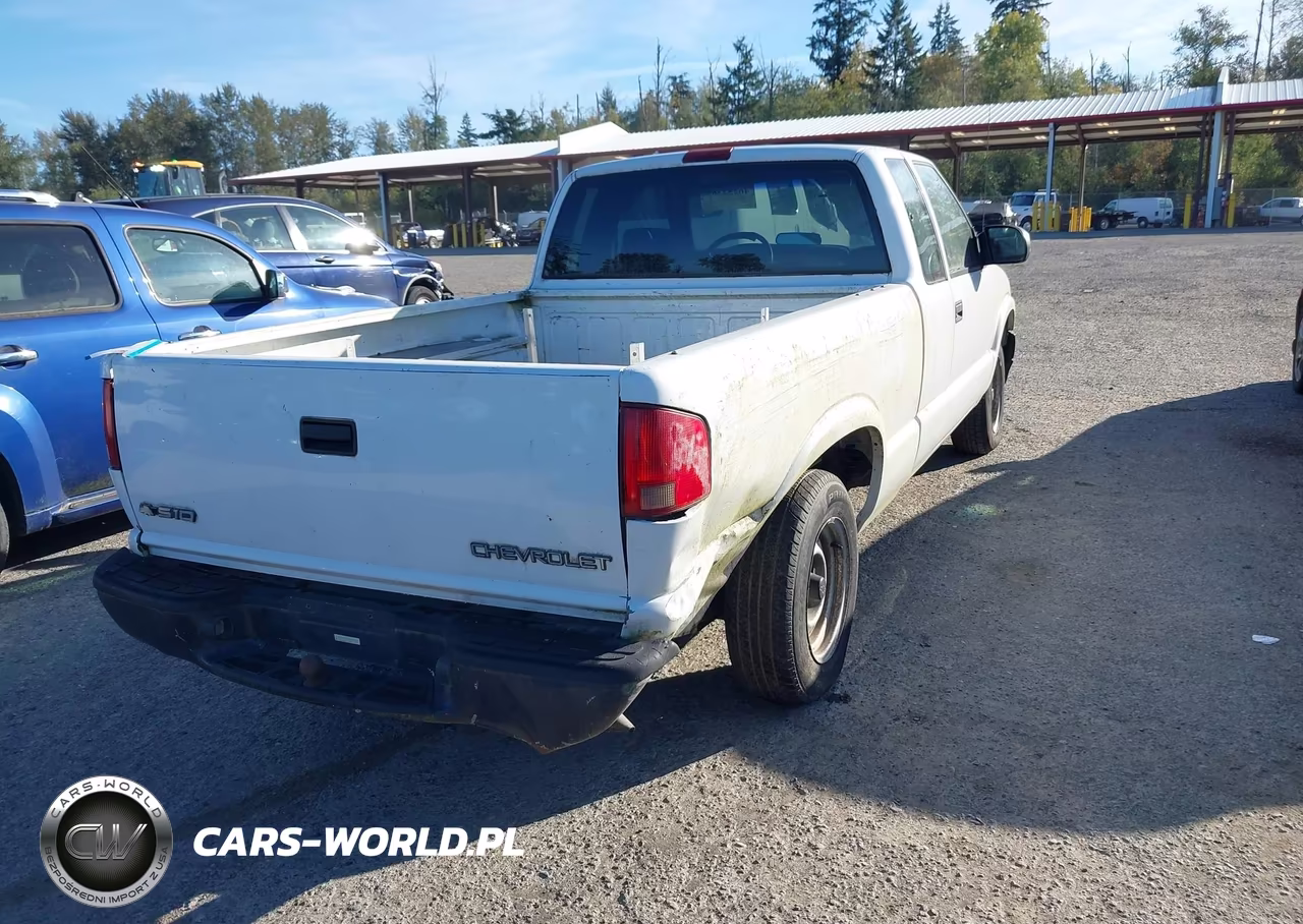 2003 Chevrolet S-10 VIN:1GCCS19X338233423 - 4