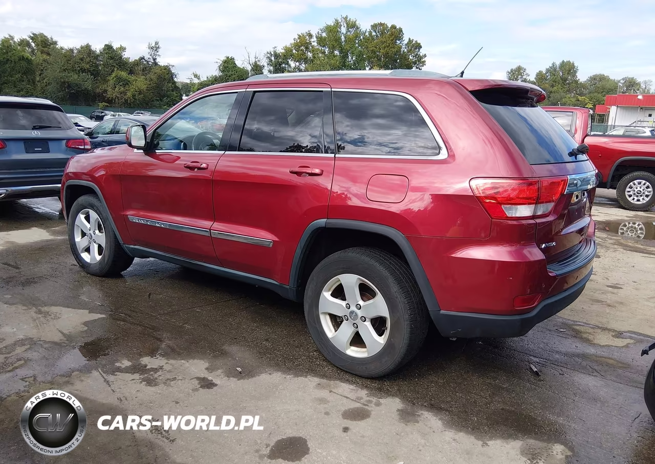 2012 Jeep Grand Cherokee Laredo VIN:1C4RJFAG2CC284575 - 3