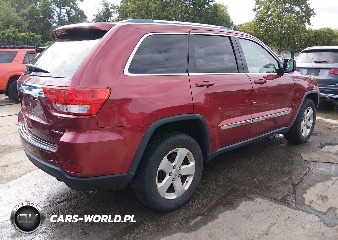 2012 Jeep Grand Cherokee Laredo VIN:1C4RJFAG2CC284575 - 4