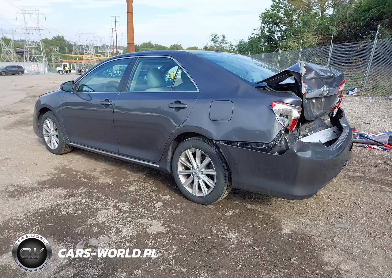 2014 Toyota Camry Xle VIN:4T4BF1FK5ER353888 - 3