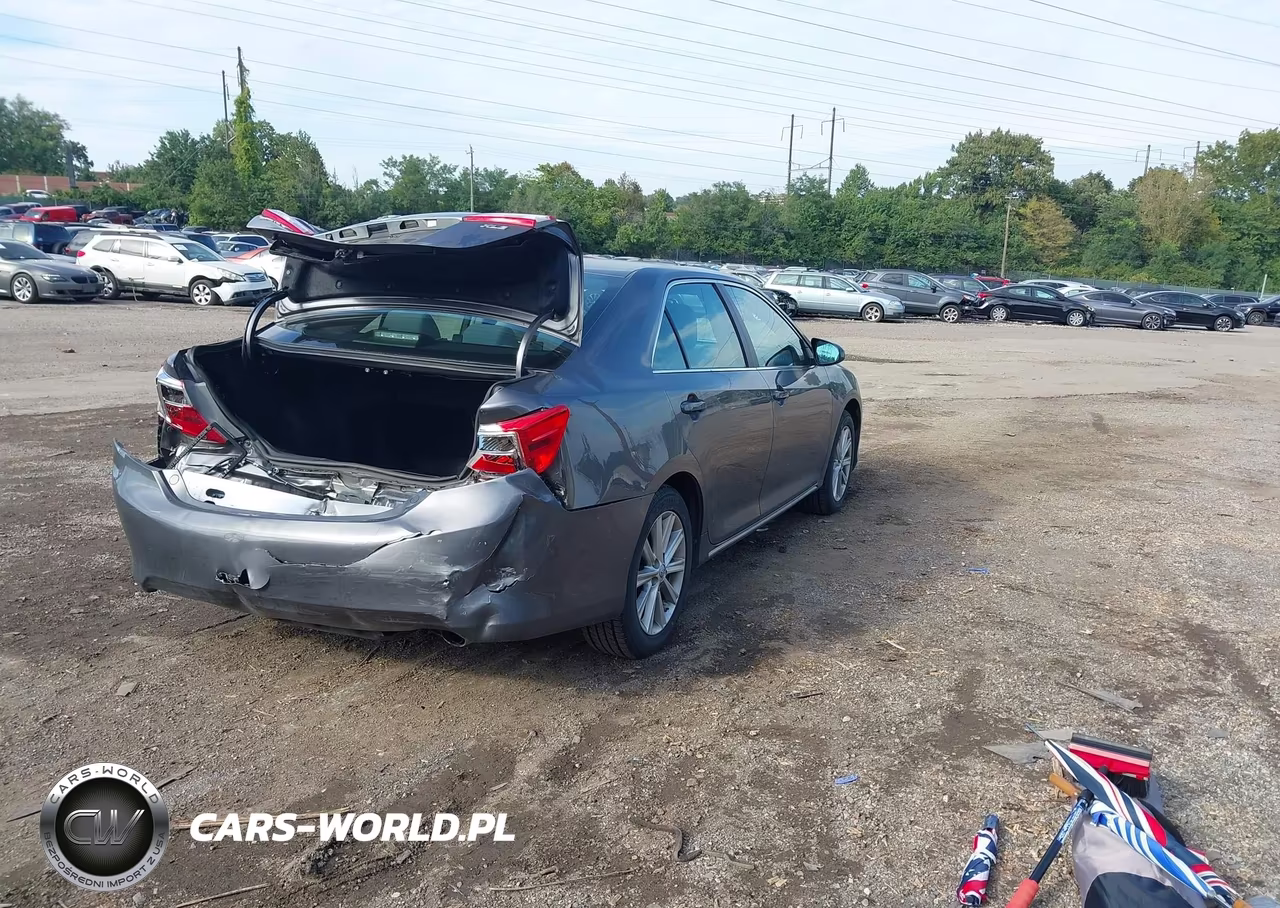 2014 Toyota Camry Xle VIN:4T4BF1FK5ER353888 - 4