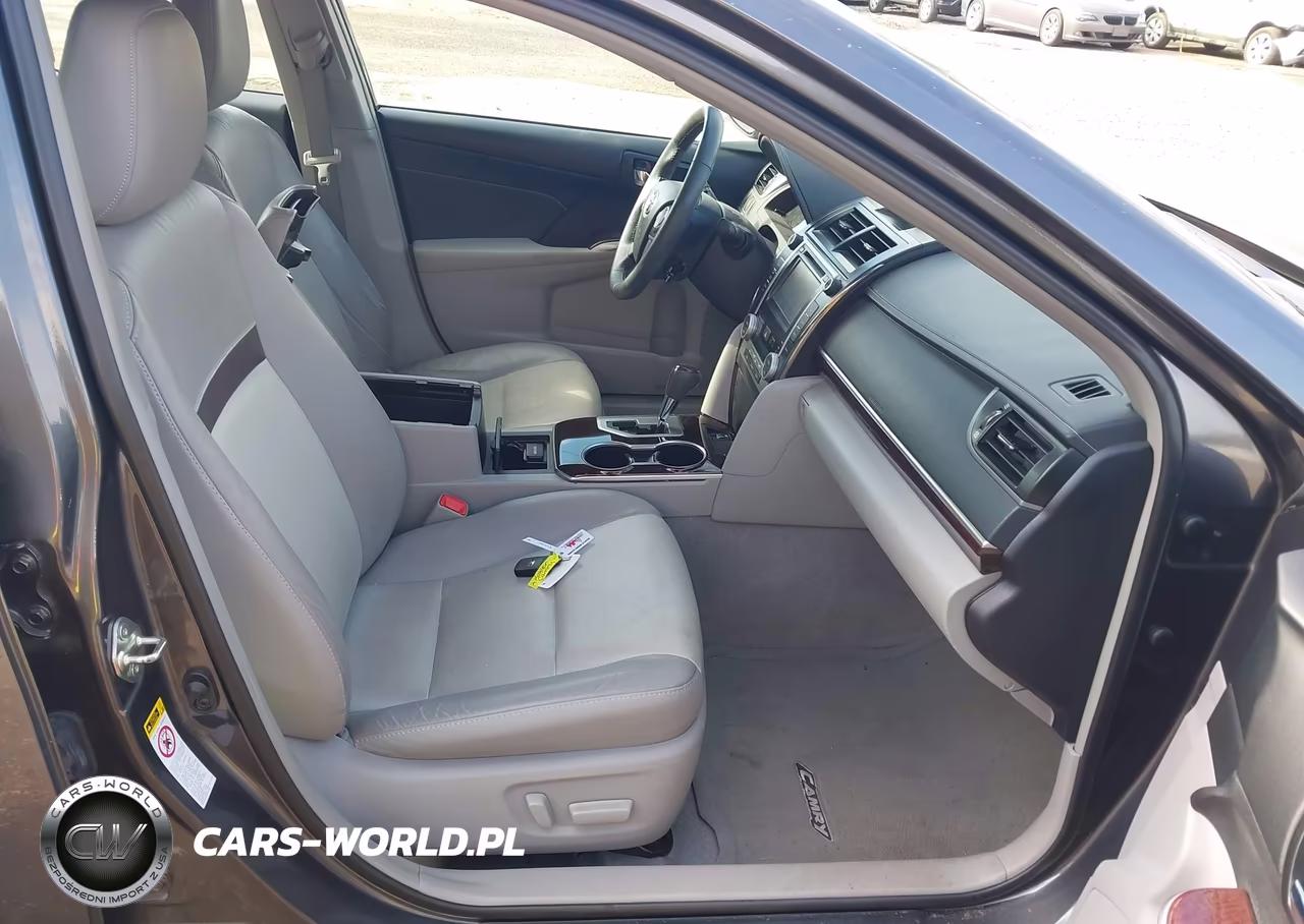 2014 Toyota Camry Xle VIN:4T4BF1FK5ER353888 - 5
