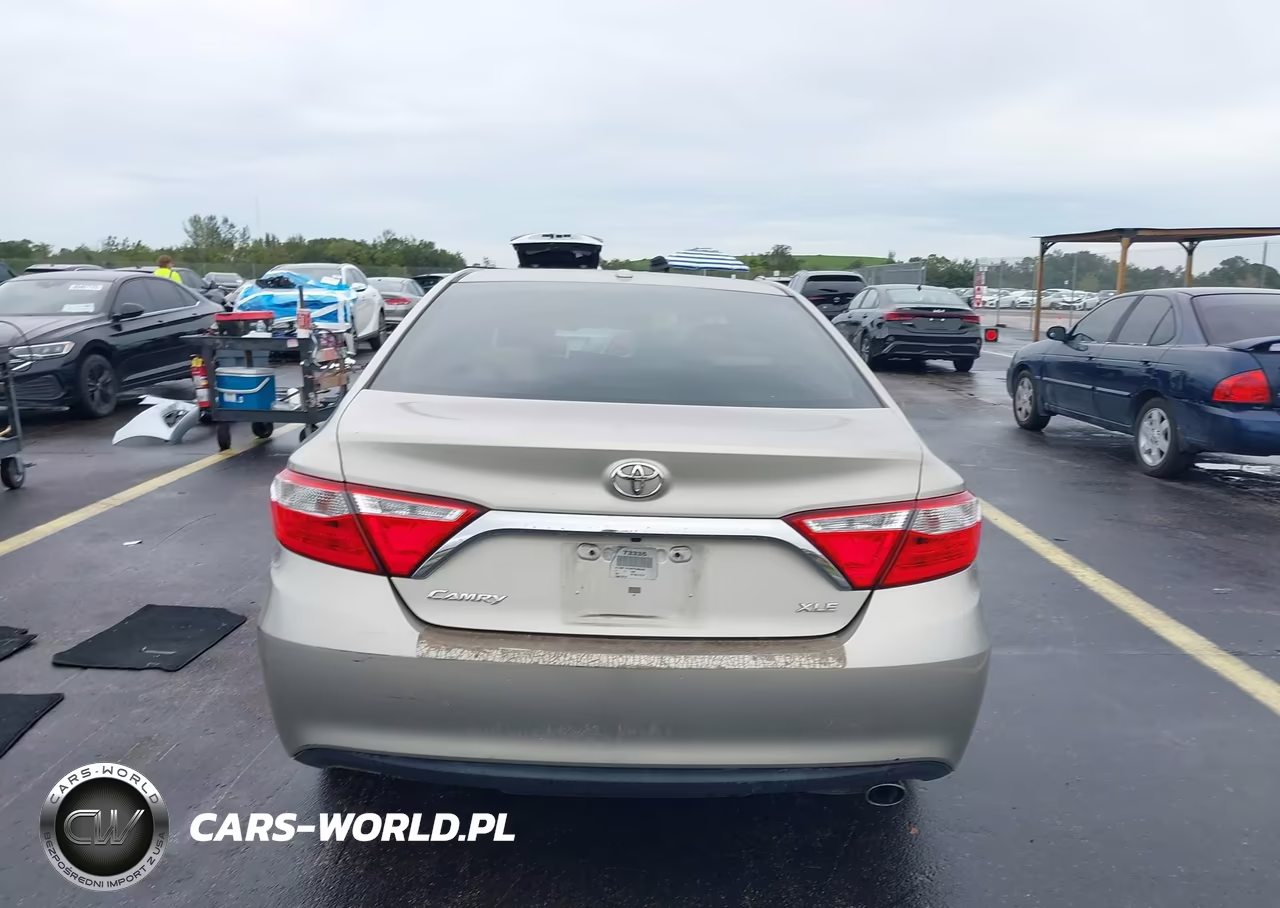 2015 Toyota Camry Xle VIN:4T4BF1FK9FR486302 - 16