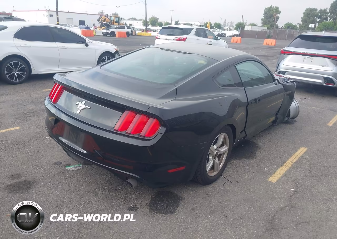 2017 Ford Mustang V6 VIN:1FA6P8AM2H5330720 - 4