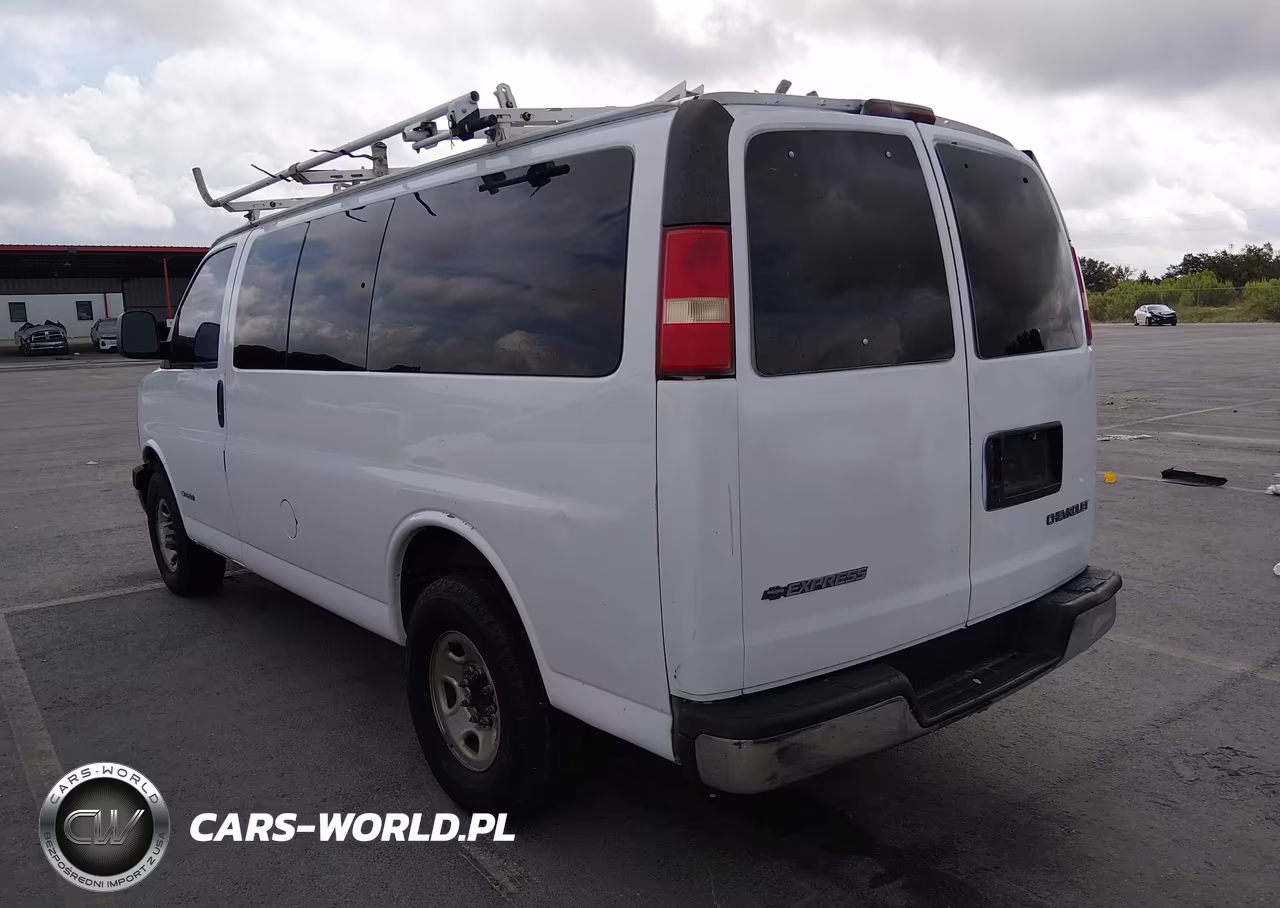2004 Chevrolet Express VIN:1GNGG25UX41243372 - 3