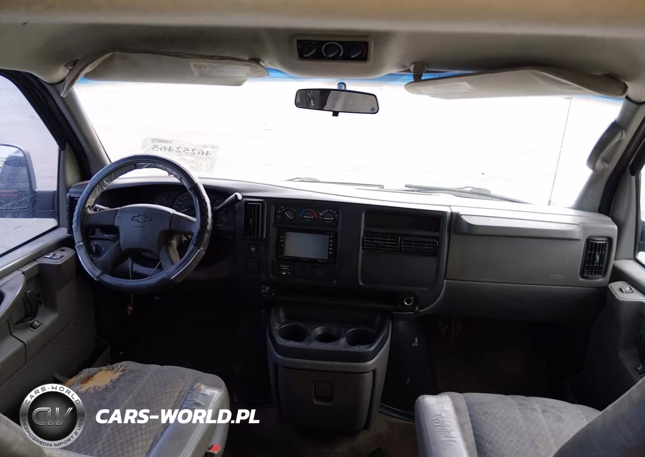 2004 Chevrolet Express VIN:1GNGG25UX41243372 - 5