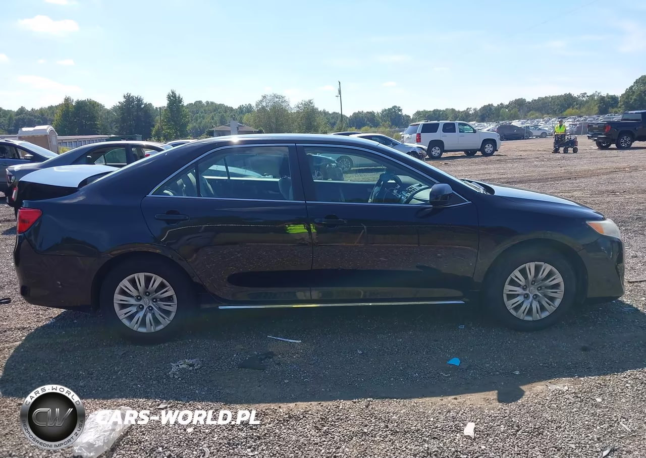 2014 Toyota Camry Le VIN:4T1BF1FK4EU473093 - 13