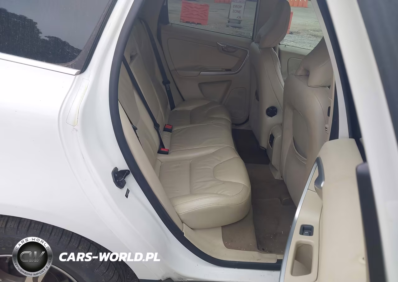 2011 Volvo Xc60 T6-T6 R-Design VIN:YV4902DZ9B2195225 - 8