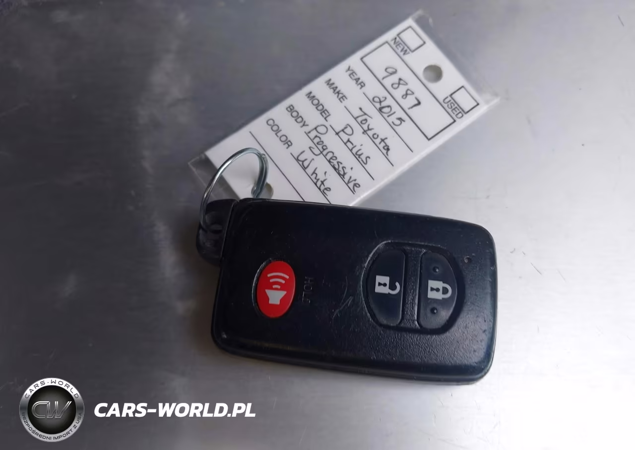 2015 Toyota Prius Two VIN:JTDKN3DU4F1928552 - 11