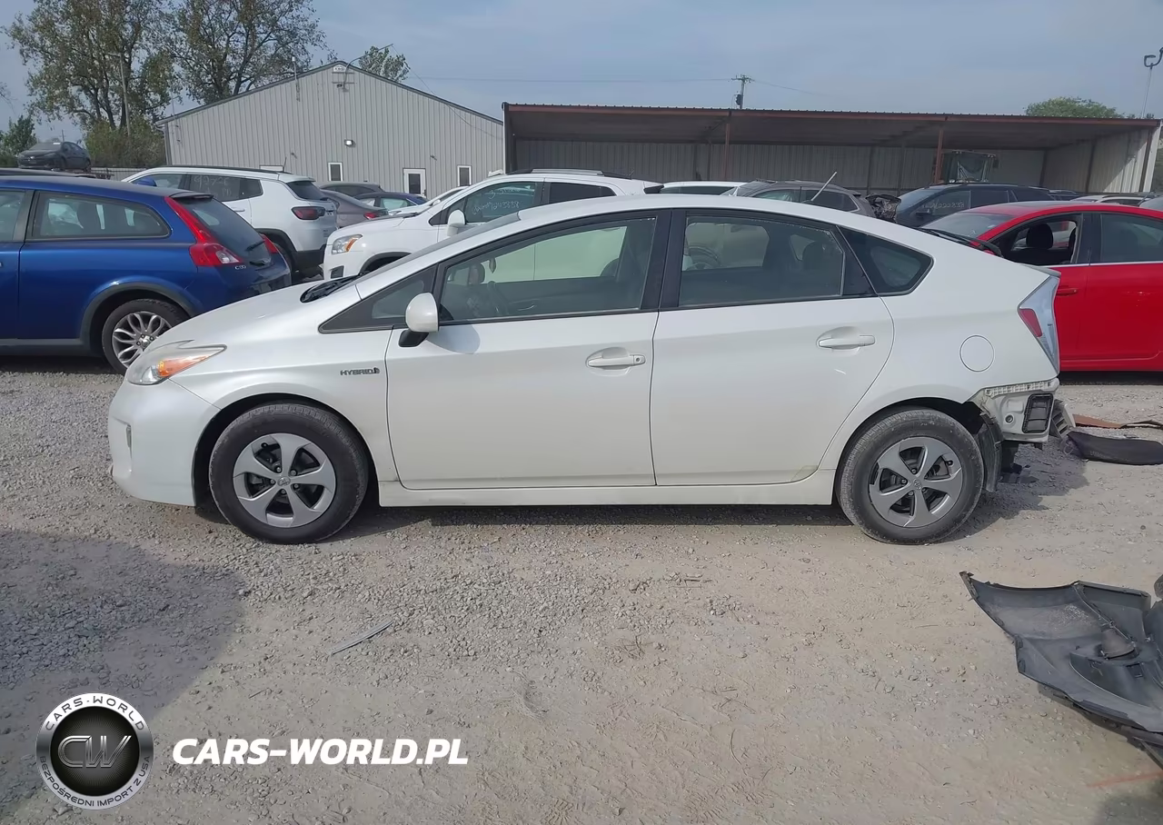 2015 Toyota Prius Two VIN:JTDKN3DU4F1928552 - 15