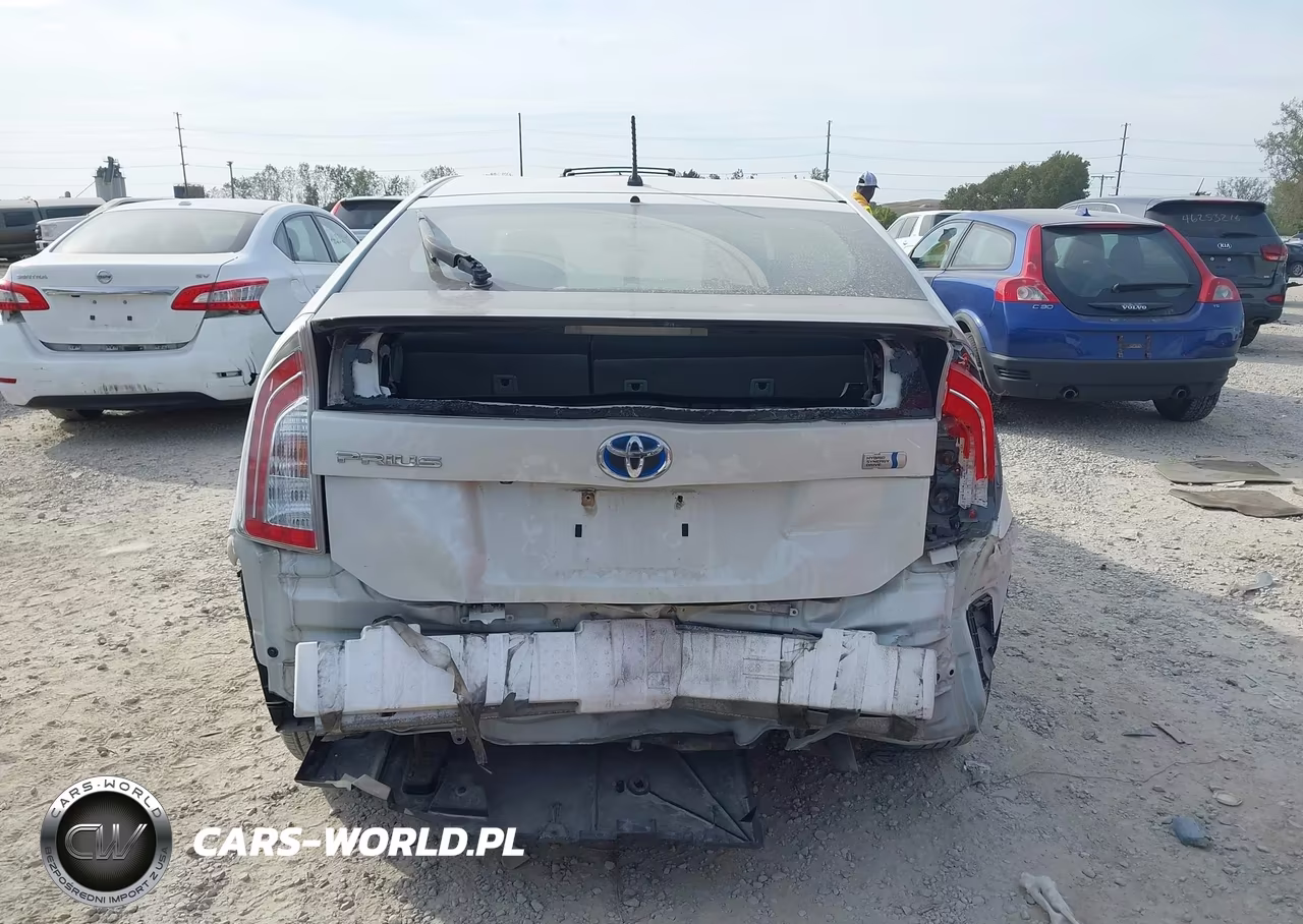 2015 Toyota Prius Two VIN:JTDKN3DU4F1928552 - 17