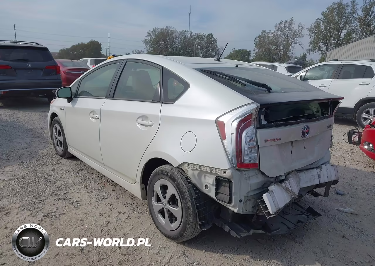 2015 Toyota Prius Two VIN:JTDKN3DU4F1928552 - 3