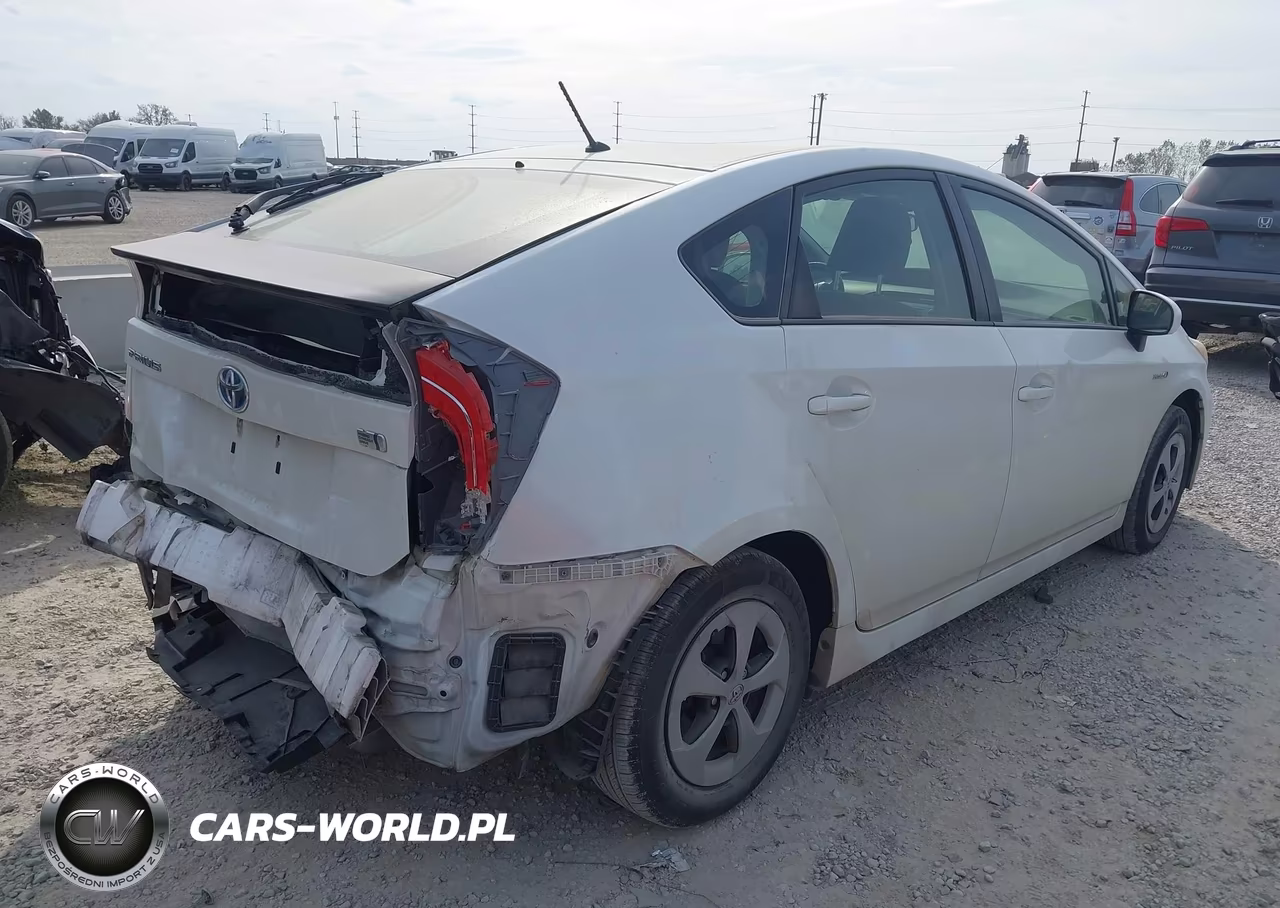 2015 Toyota Prius Two VIN:JTDKN3DU4F1928552 - 4