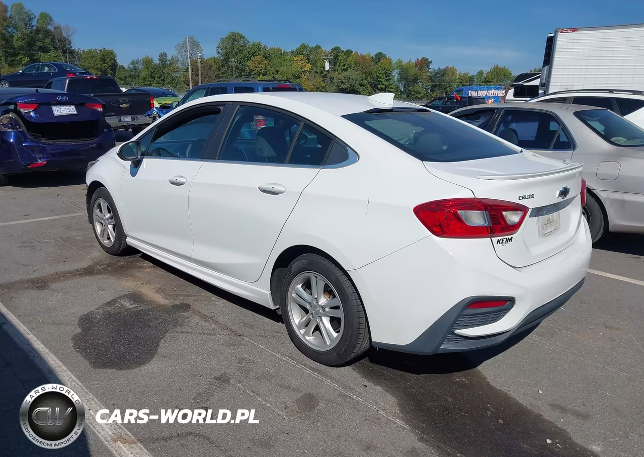 2018 Chevrolet Cruze Lt Auto VIN:1G1BE5SM1J7214519 - 3