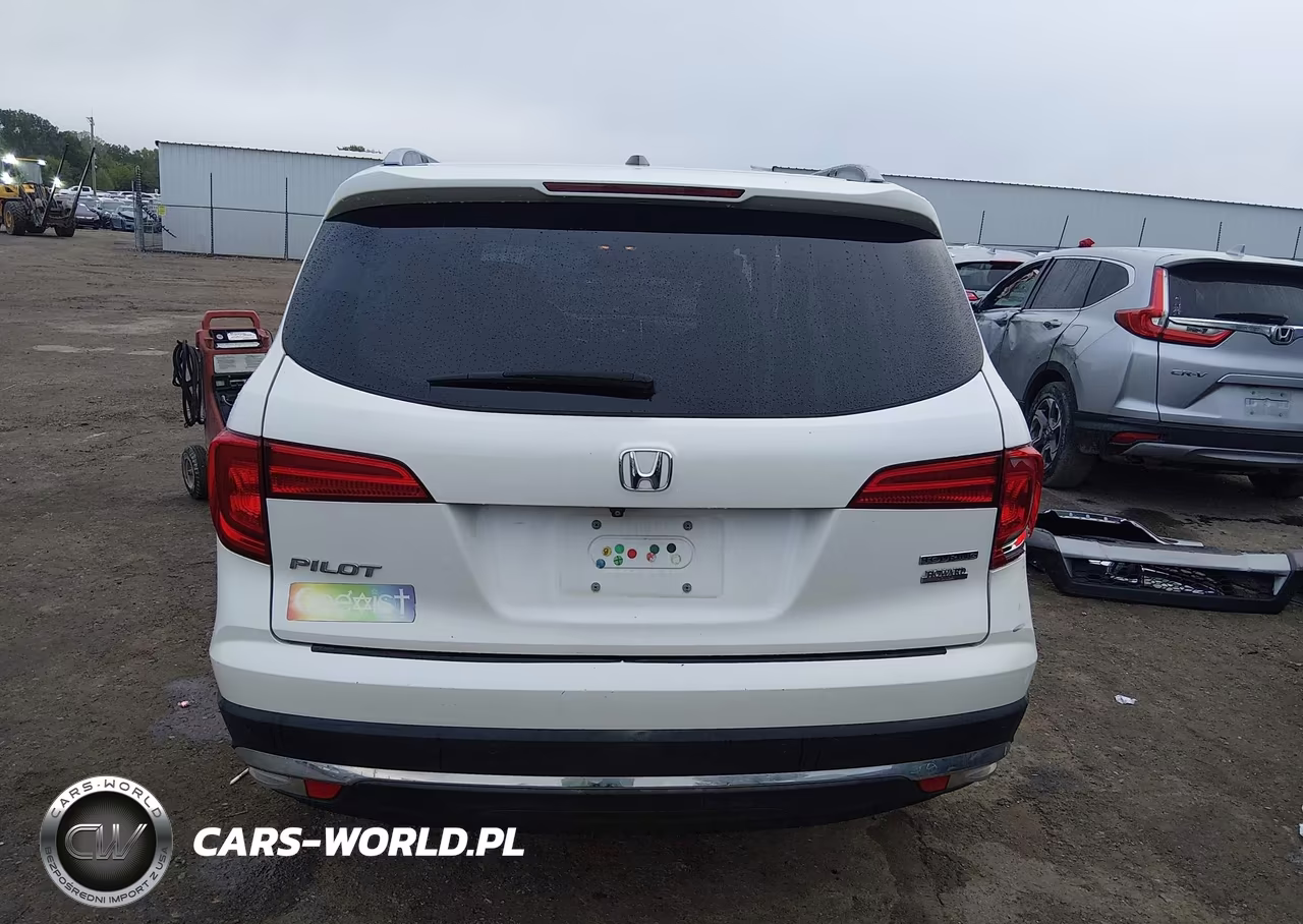 2016 Honda Pilot Touring VIN:5FNYF5H9XGB022794 - 16
