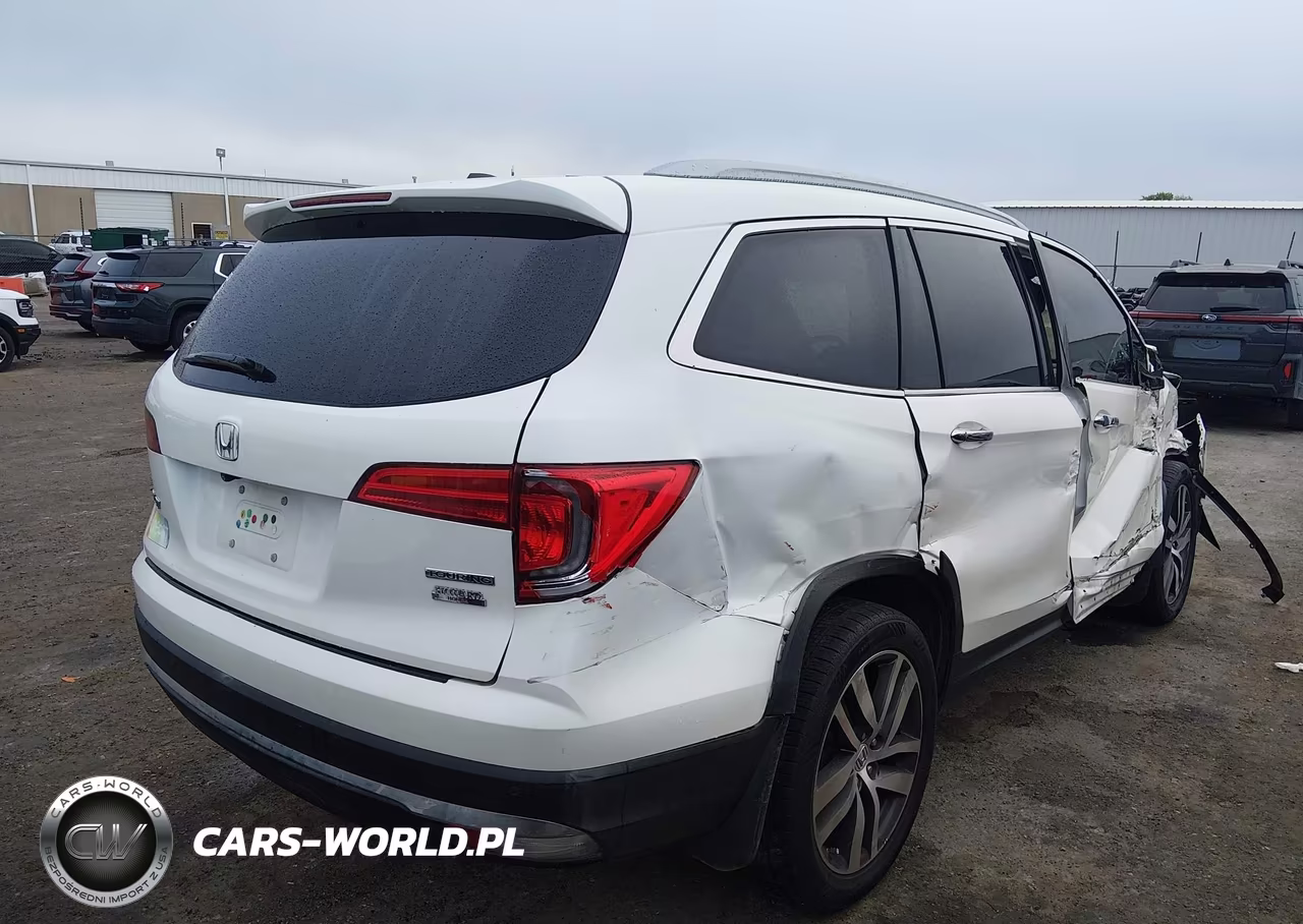 2016 Honda Pilot Touring VIN:5FNYF5H9XGB022794 - 4