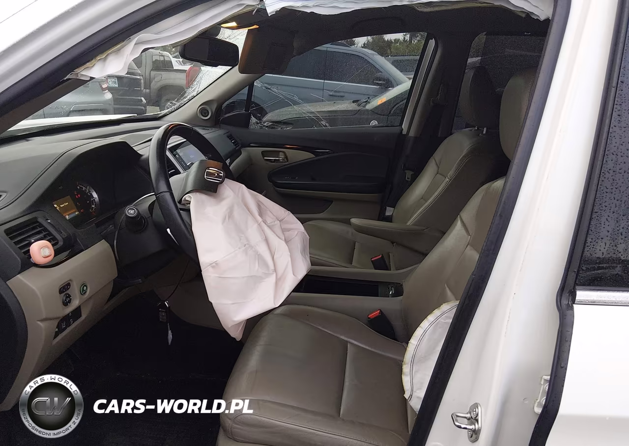 2016 Honda Pilot Touring VIN:5FNYF5H9XGB022794 - 5