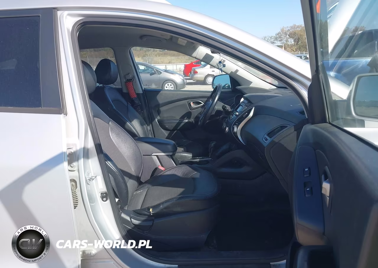 2011 Hyundai Tucson Gls VIN:KM8JUCAC7BU136264 - 5