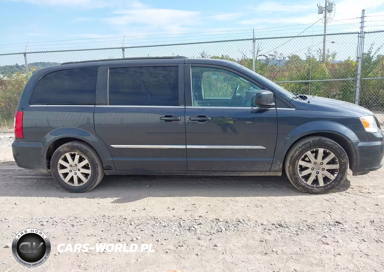 2014 Chrysler Town & Country Touring VIN:2C4RC1BG5ER247994 - 13