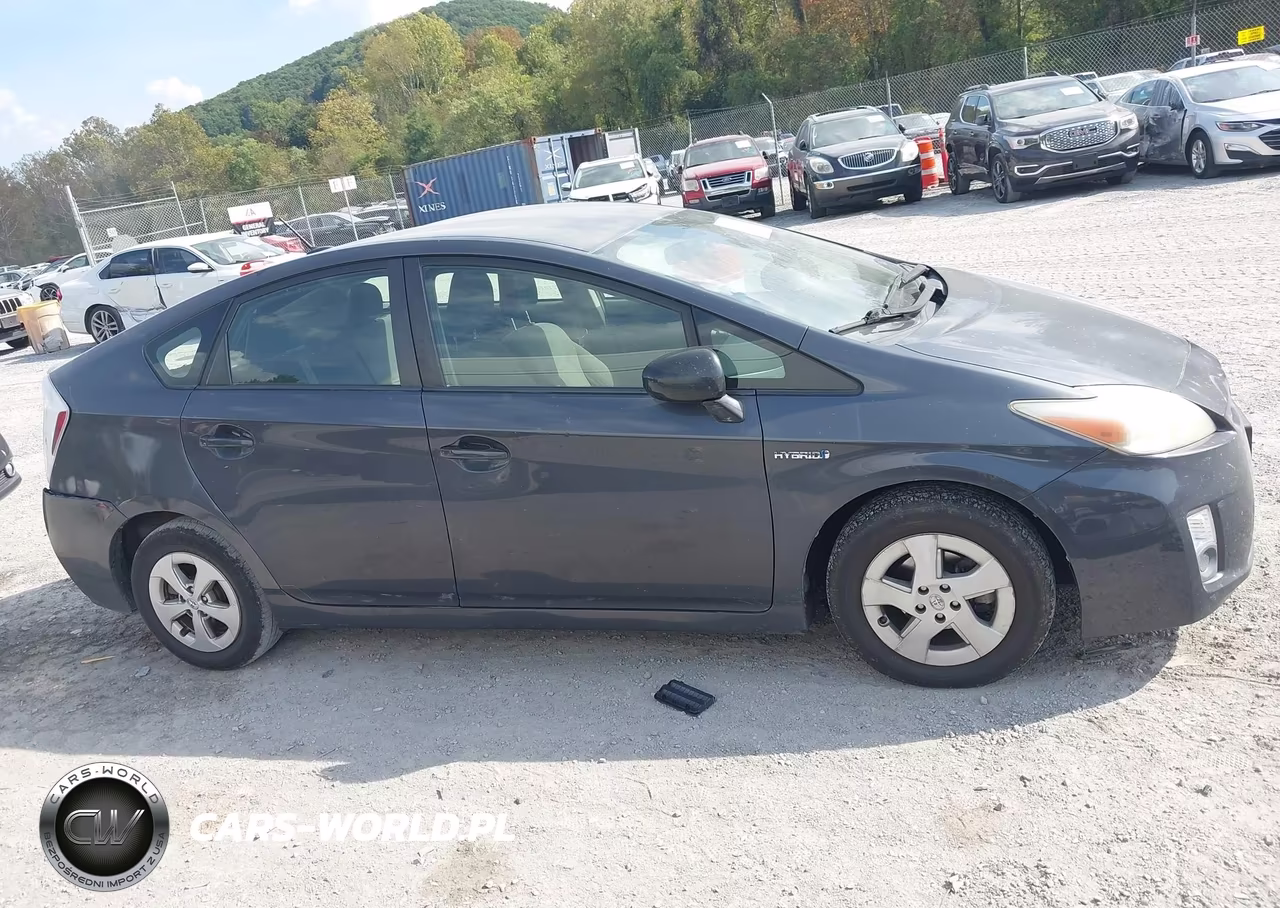 2011 Toyota Prius Two VIN:JTDKN3DU2B1449136 - 13