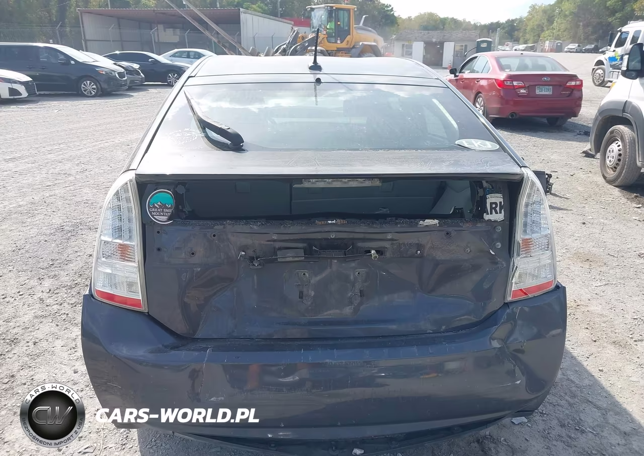2011 Toyota Prius Two VIN:JTDKN3DU2B1449136 - 16