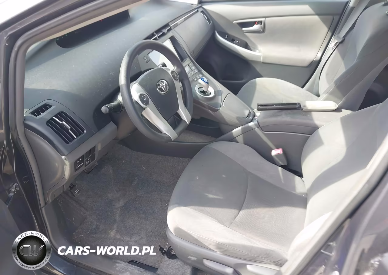 2011 Toyota Prius Two VIN:JTDKN3DU2B1449136 - 5
