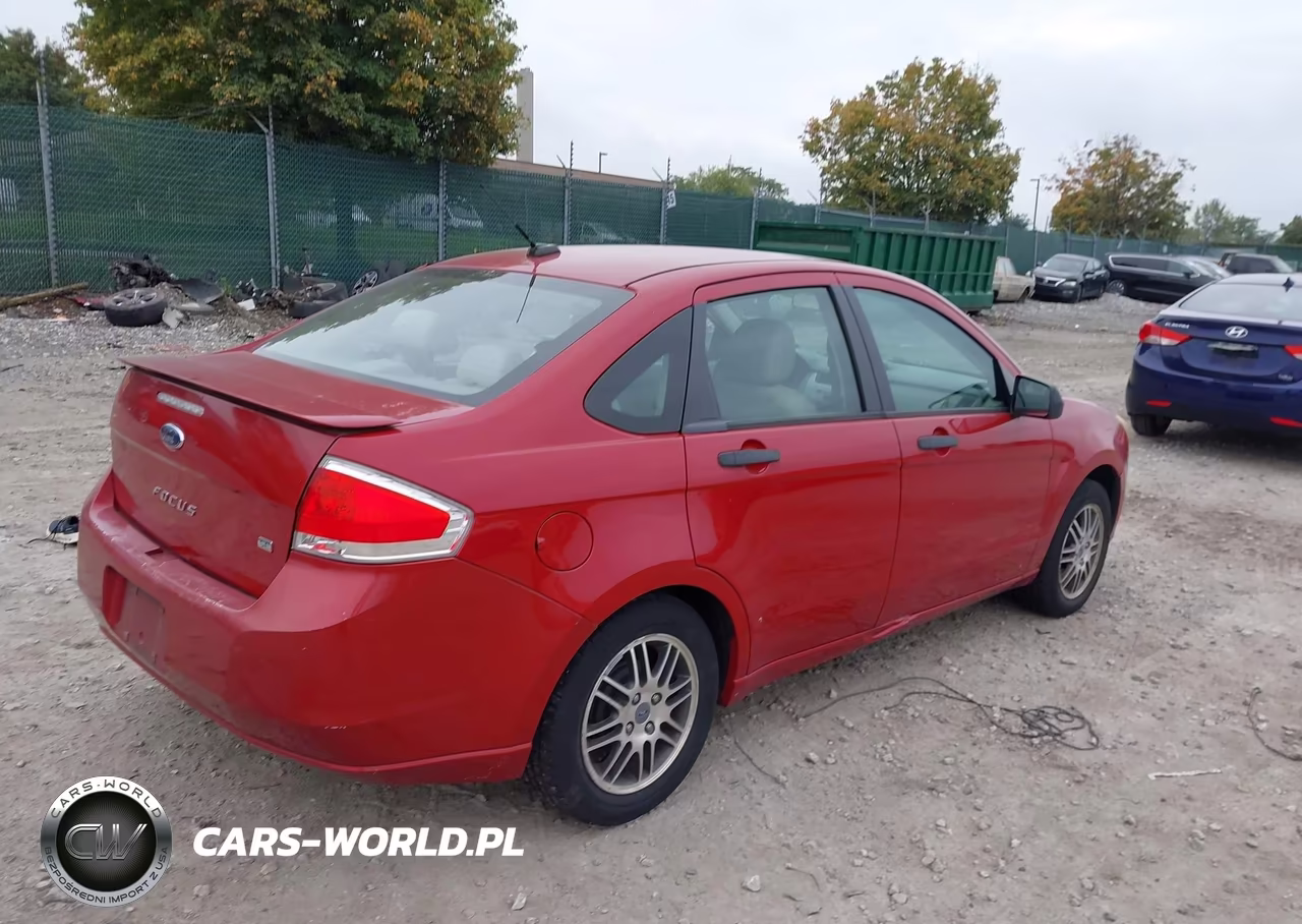 2010 Ford Focus Se VIN:1FAHP3FN8AW234765 - 4