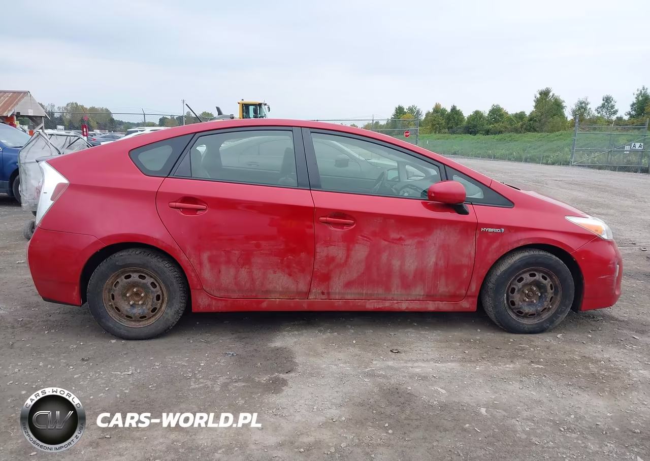 2013 Toyota Prius Two VIN:JTDKN3DU7D5632107 - 13