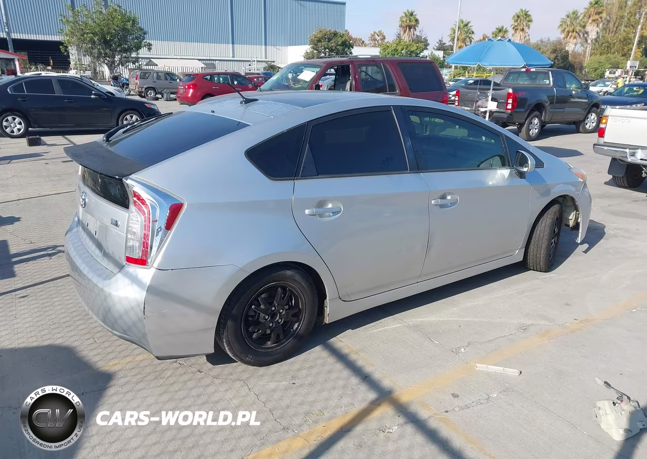 2012 Toyota Prius Three VIN:JTDKN3DUXC5415164 - 4