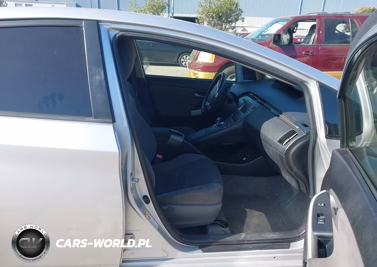 2012 Toyota Prius Three VIN:JTDKN3DUXC5415164 - 5