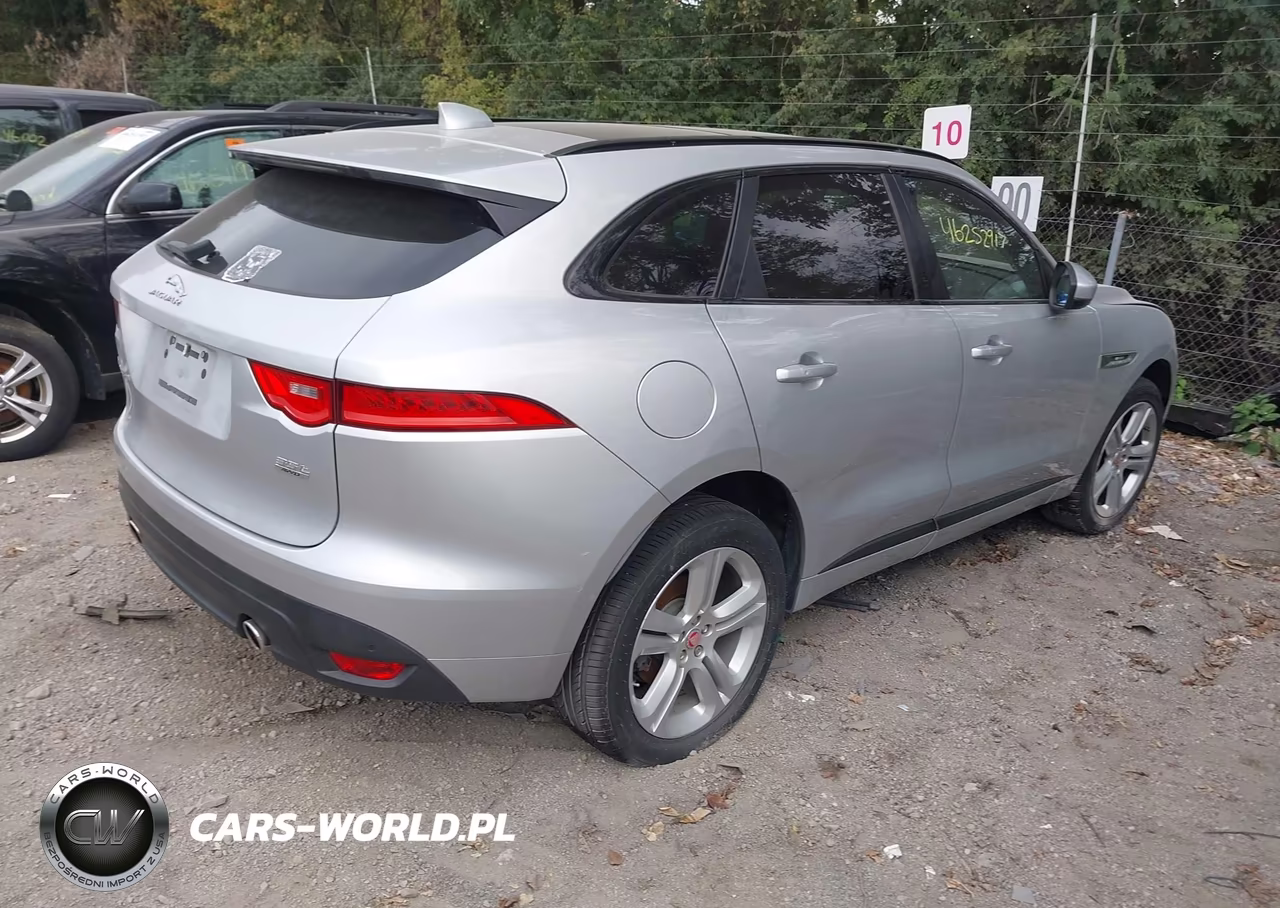 2017 Jaguar F-Pace 35T R-Sport VIN:SADCL2BV3HA093647 - 4