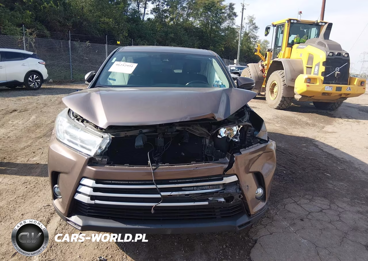 2017 Toyota Highlander Le Plus VIN:5TDBZRFH8HS427662 - 11