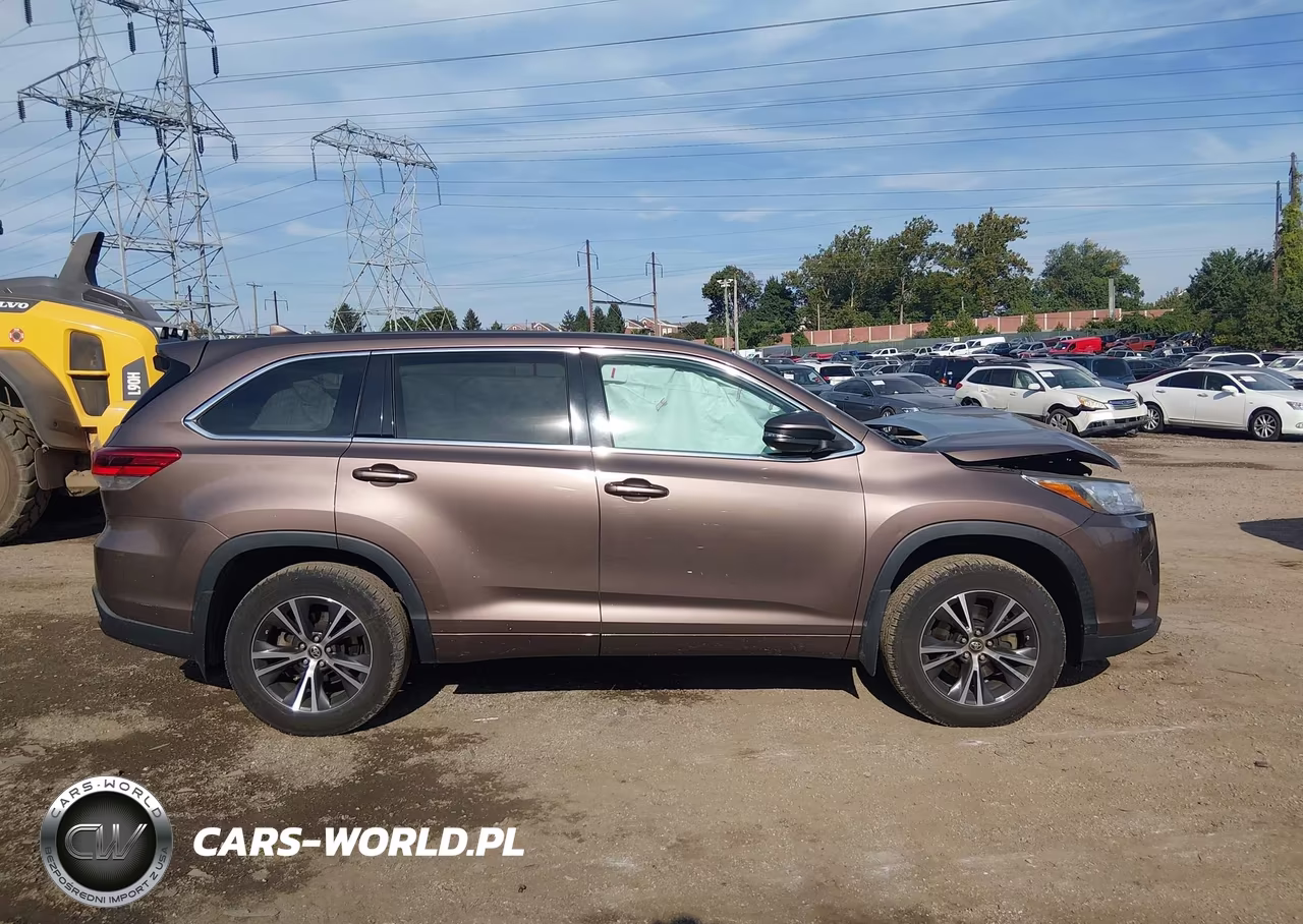 2017 Toyota Highlander Le Plus VIN:5TDBZRFH8HS427662 - 12