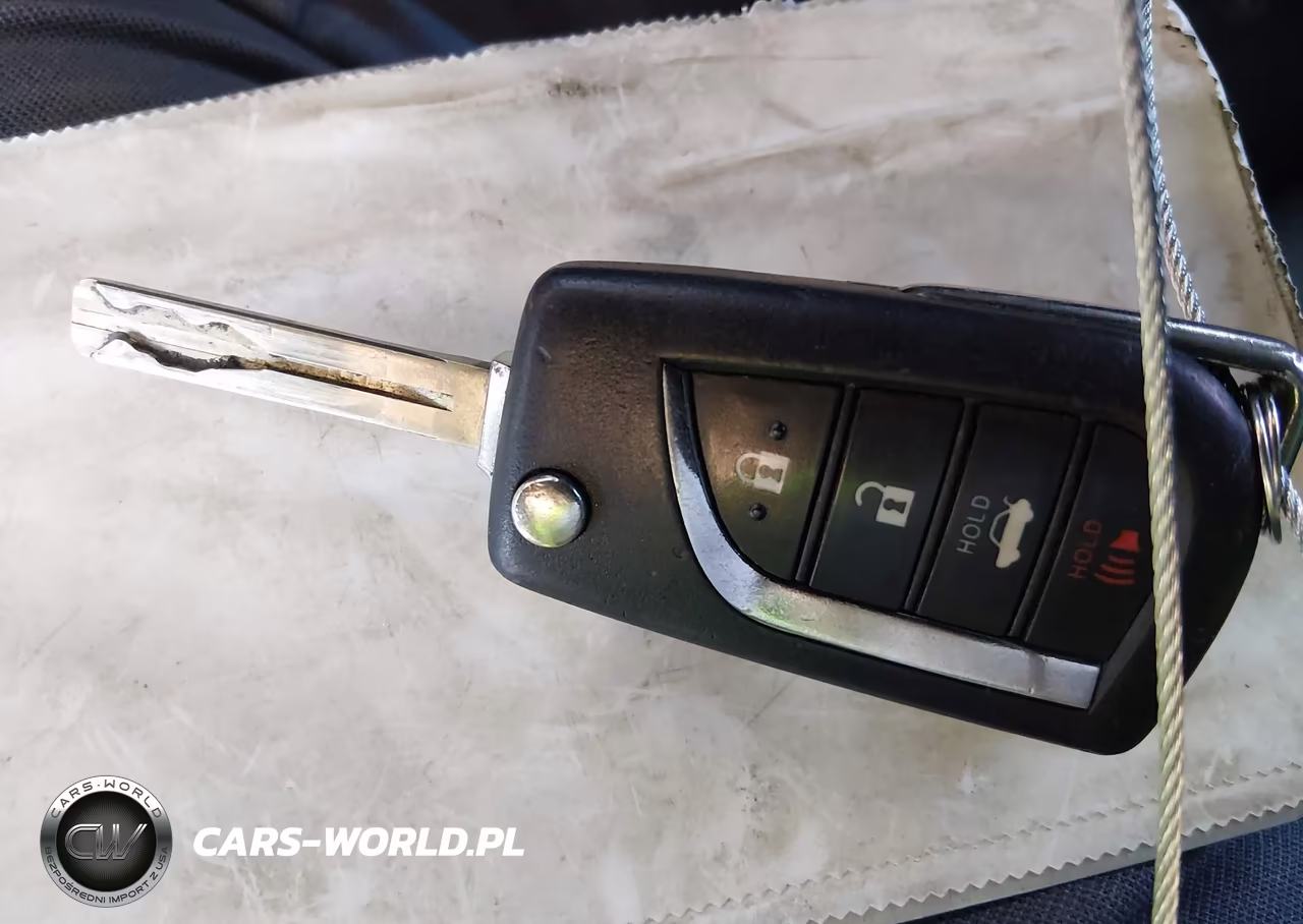 2021 Toyota Camry Le VIN:4T1C11AK4MU421973 - 11